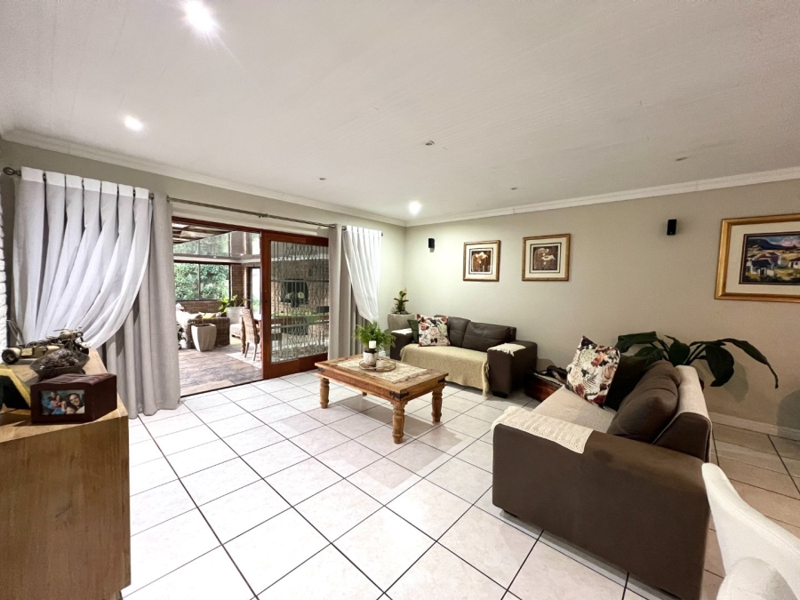 4 Bedroom Property for Sale in Walmer Downs Eastern Cape